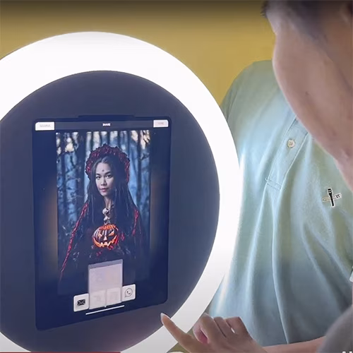 TRANSFORM GUESTS INTO SUPERHEROES & STARS WITH OUR AI RING ROAMER BOOTH! PORTABLE, CUSTOM-THEMED & PERFECT FOR DUBAI EVENTS. BOOK THIS VIRAL EXPERIENCE NOW!