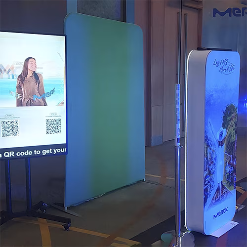 360 LOOP VIDEO BOOTH: CREATE IMMERSIVE, SHAREABLE CONTENT! VIRTUAL BACKGROUNDS + INSTANT SOCIAL UPLOADS. PERFECT FOR DUBAI BRAND ACTIVATIONS. BOOK NOW!