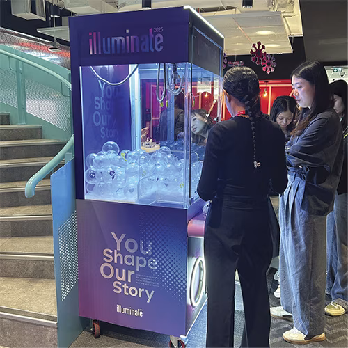 EXPLORE CLAW MACHINE FROM MIRROR BOOTH EVENT SERVICES L.L.C, PROVIDING TOP EVENT SERVICES IN DUBAI.