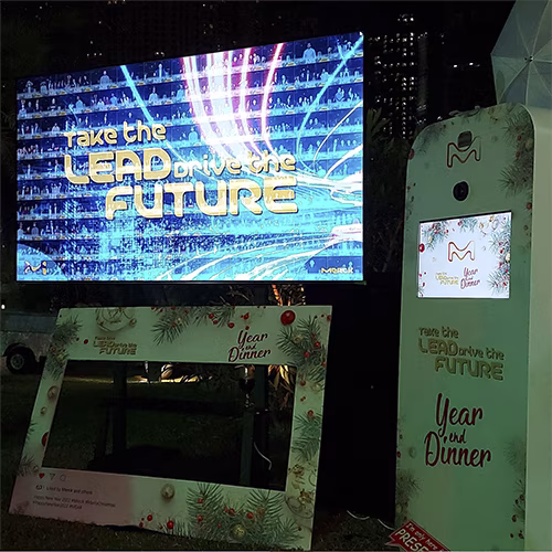 TURN PHOTOS INTO A STUNNING MASTERPIECE! IDEAL FOR CORPORATE EVENTS & WEDDINGS IN DUBAI. BOOK NOW!