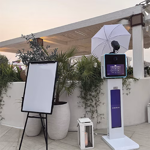 MAGNET PHOTO BOOTH DUBAI: CREATE INSTANT BRANDED PHOTO MAGNETS! PERFECT FOR TRADE SHOWS & EVENTS. BOOST LEAD GENERATION WITH MEMORABLE GIVEAWAYS. BOOK NOW!