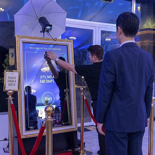 mirror photo booth Dubai