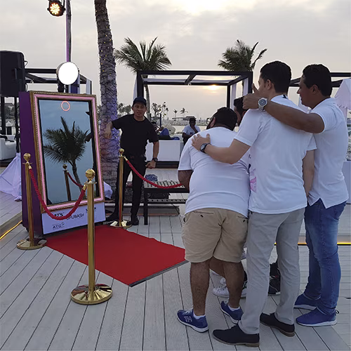 mirror photo booth Dubai