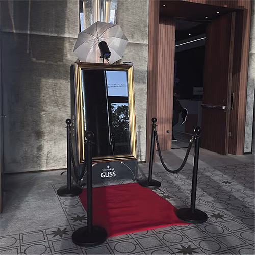 mirror photo booth Dubai